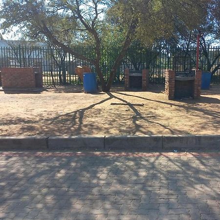 Best Overnight With Free Wifi. Modern & Private Bloemfontein Exterior foto